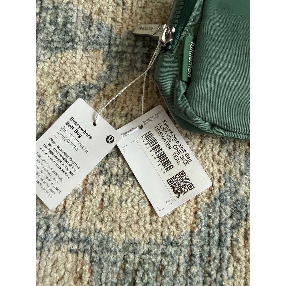 Lululemon Everywhere Belt Bag‎ 1L in the Tidewater Teal NWT - Picture 2 of 3